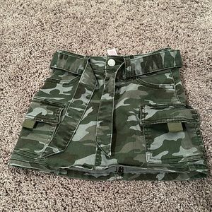 Cargo Camo skirt / skirt justice size 7